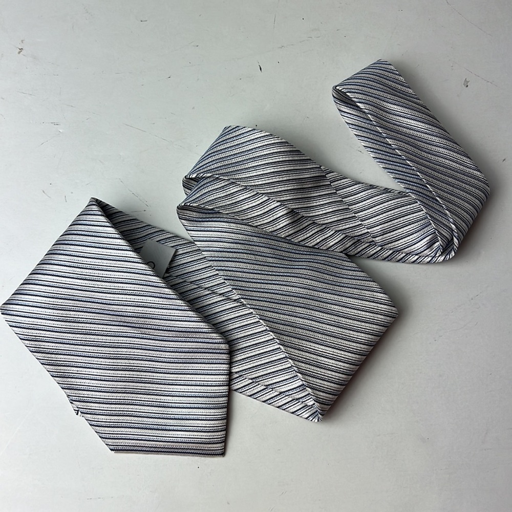 Calvin Klein Necktie Blue Grey All Silk Diagonal Stripe Men Accessories Neck Tie - Picture 7 of 8